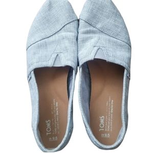 Toms 9.5 slip on gray with silver thread